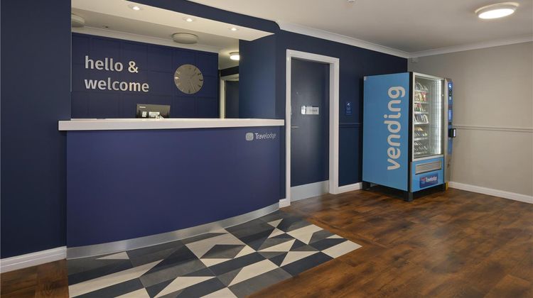 Travelodge Warrington Lowton Lobby