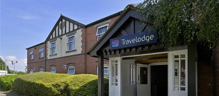 Travelodge Warrington Lowton Exterior