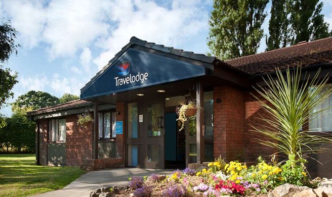 Travelodge Wirral Eastham Exterior