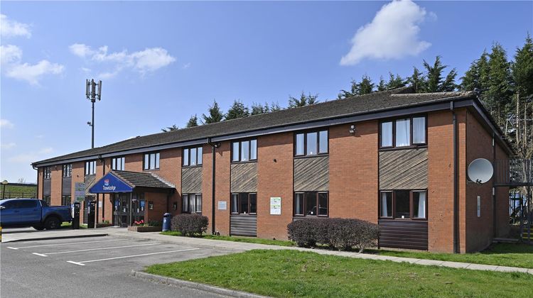 Travelodge Wrexham Exterior