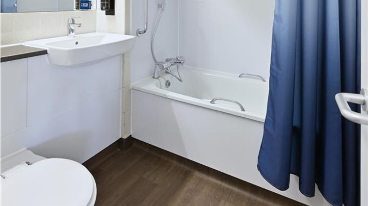 Travelodge Wrexham Room