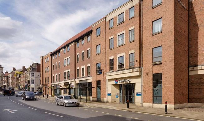 Travelodge York Central Micklegate Exterior