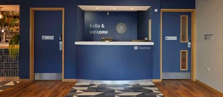 Travelodge Dudley Town Centre Lobby