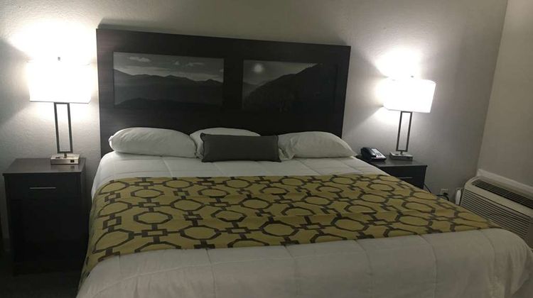Baymont by Wyndham Cookeville Room