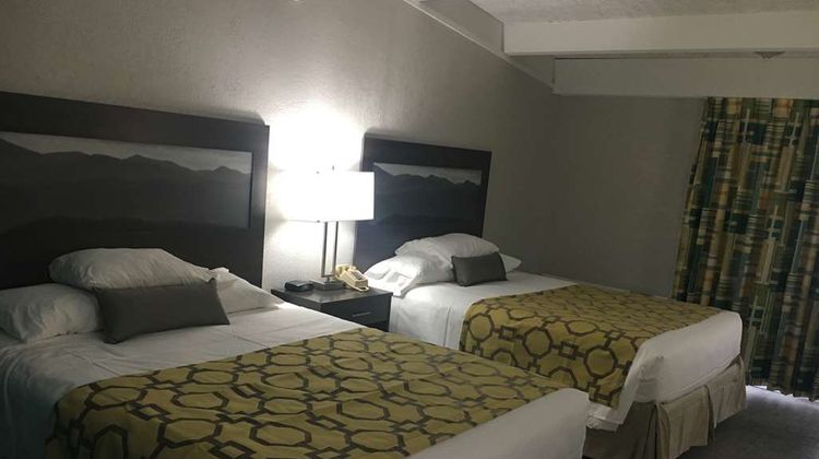 Baymont by Wyndham Cookeville Room