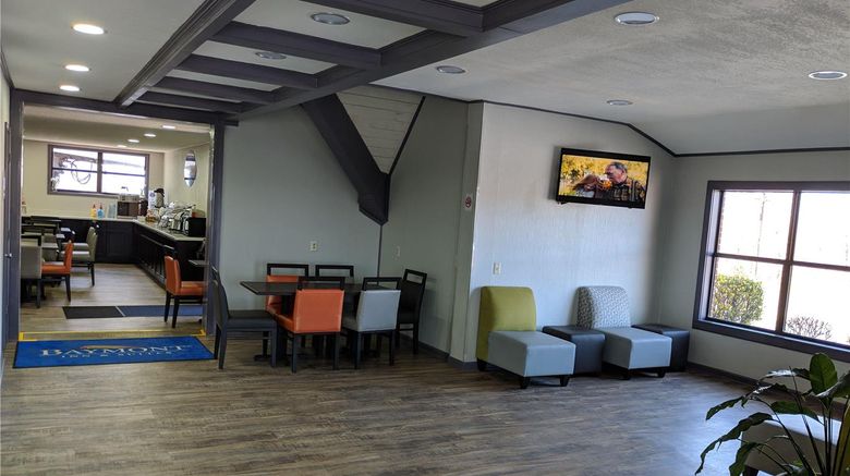 <b>Baymont by Wyndham Cookeville Lobby</b>. Images powered by <a href="https://iceportal.shijigroup.com/" title="IcePortal" target="_blank">IcePortal</a>.