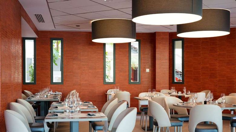 <b>Best Western Plus Hotel Escapade Senlis Restaurant</b>. Images powered by <a href="https://iceportal.shijigroup.com/" title="IcePortal" target="_blank">IcePortal</a>.