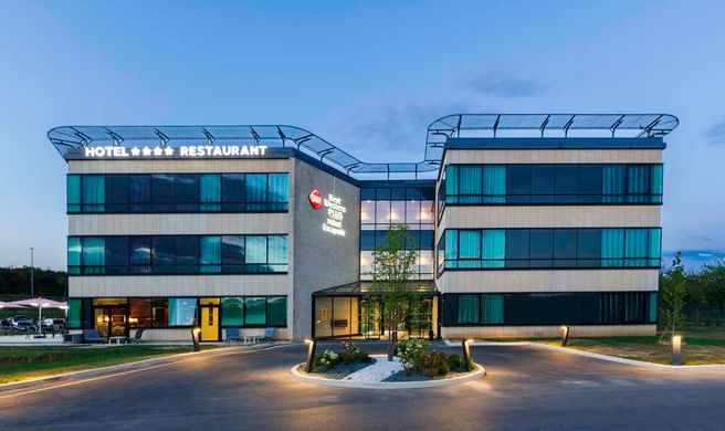 Best Western Plus Hotel Escapade Senlis Exterior