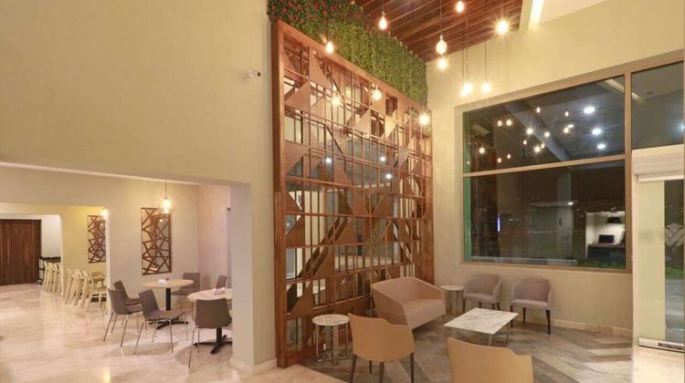 Wyndham Garden Monterrey Valle Real Lobby