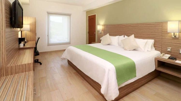 Wyndham Garden Monterrey Valle Real Room