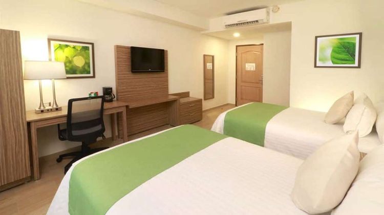 Wyndham Garden Monterrey Valle Real Room