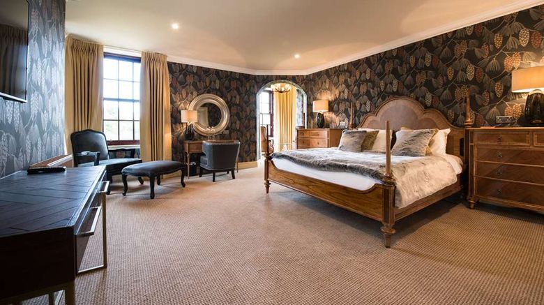 <b>Gleddoch Hotel Spa & Golf BW Premier Col Suite</b>. Images powered by <a href="https://iceportal.shijigroup.com/" title="IcePortal" target="_blank">IcePortal</a>.