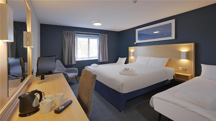 Travelodge Staines Hotel Room