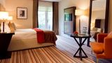 <b>Denham Grove Room</b>. Images powered by <a href="https://iceportal.shijigroup.com/" title="IcePortal" target="_blank">IcePortal</a>.