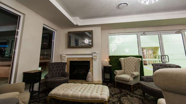 <b>International Hotel Wagga Wagga Room</b>. Images powered by <a href="https://iceportal.shijigroup.com/" title="IcePortal" target="_blank">IcePortal</a>.