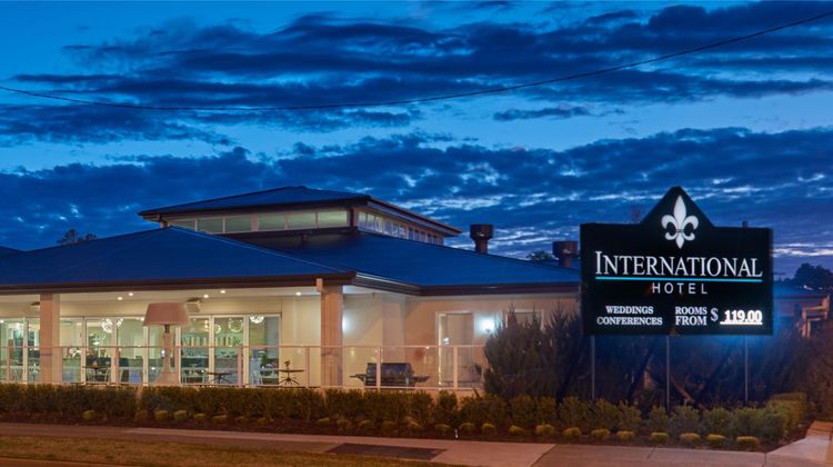 International Hotel Wagga Wagga Exterior