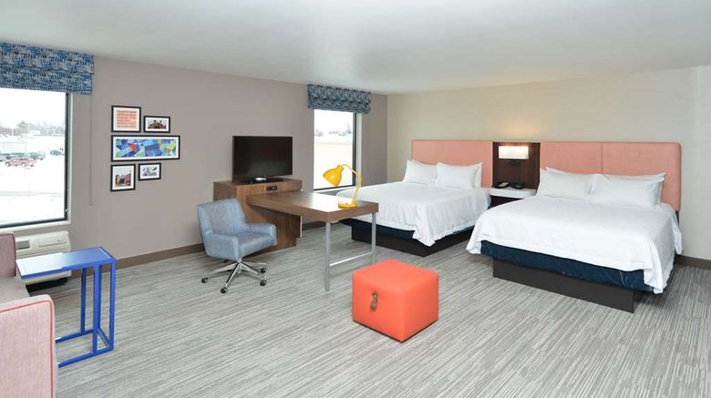 <b>Hampton Inn & Suites Menomonie Room</b>. Images powered by <a href="https://iceportal.shijigroup.com/" title="IcePortal" target="_blank">IcePortal</a>.