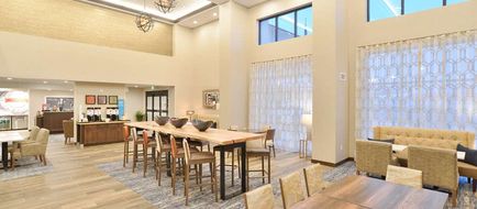 Hampton Inn & Suites Menomonie Lobby