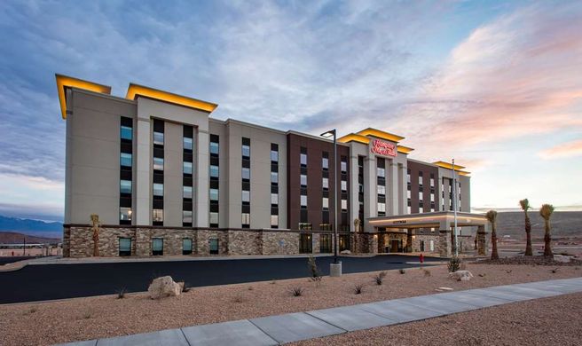 Hampton Inn & Suites St. George Exterior
