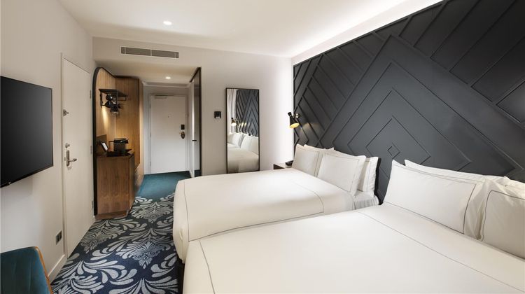 West Hotel Sydney, Curio Collection Room