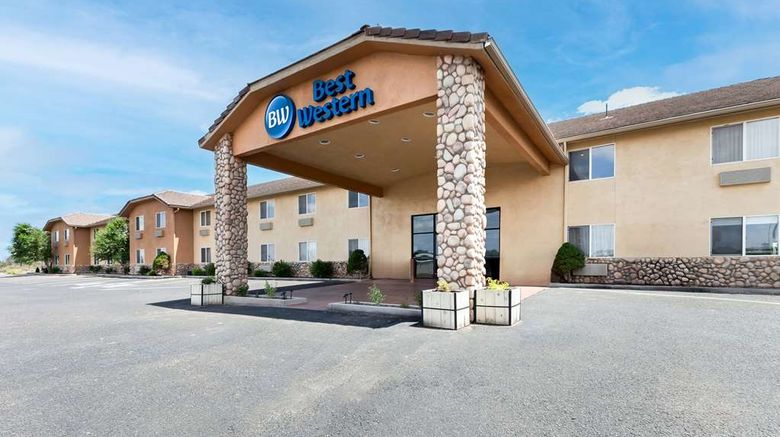 <b>Best Western Snowflake Inn Exterior</b>. Images powered by <a href="https://iceportal.shijigroup.com/" title="IcePortal" target="_blank">IcePortal</a>.