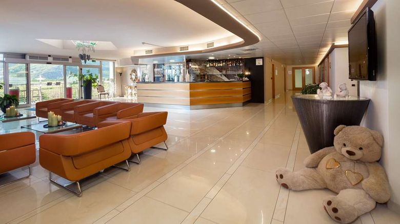 <b>Best Western Adige Hotel Lobby</b>. Images powered by <a href="https://iceportal.shijigroup.com/" title="IcePortal" target="_blank">IcePortal</a>.