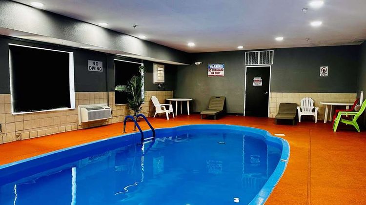 Baymont Inn & Suites Anderson Pool