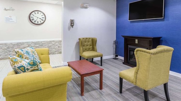 Baymont Inn & Suites Anderson Lobby