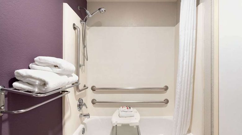 <b>Baymont Inn & Suites Springfield I-44 Room</b>. Images powered by <a href="https://iceportal.shijigroup.com/" title="IcePortal" target="_blank">IcePortal</a>.