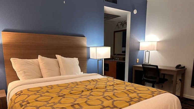 <b>Baymont by Wyndham Indianapolis NW Room</b>. Images powered by <a href="https://iceportal.shijigroup.com/" title="IcePortal" target="_blank">IcePortal</a>.