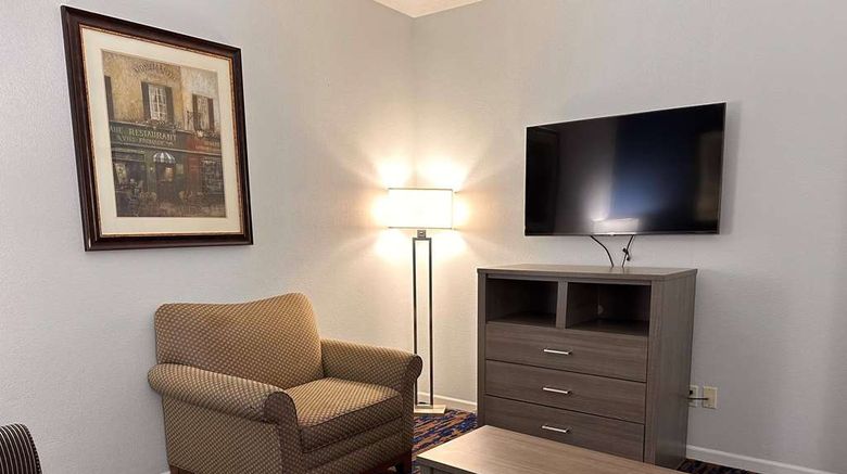 <b>Baymont by Wyndham Indianapolis NW Room</b>. Images powered by <a href="https://iceportal.shijigroup.com/" title="IcePortal" target="_blank">IcePortal</a>.