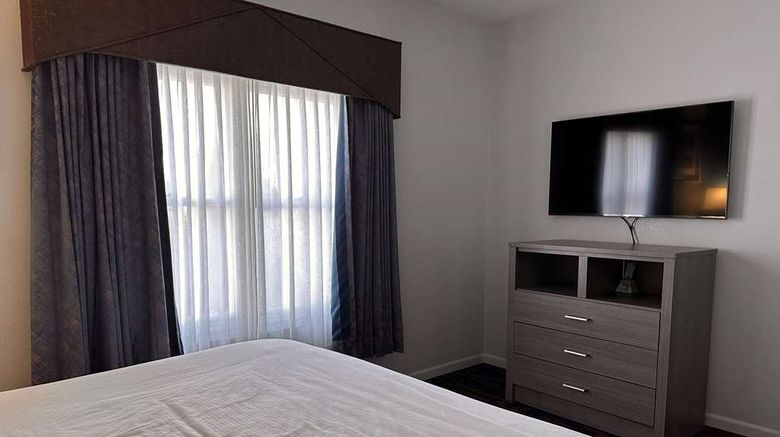 <b>Baymont by Wyndham Indianapolis NW Room</b>. Images powered by <a href="https://iceportal.shijigroup.com/" title="IcePortal" target="_blank">IcePortal</a>.