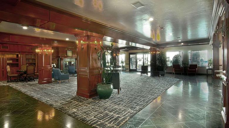<b>Azure Hotel & Suites Ontario Airport Lobby</b>. Images powered by <a href="https://iceportal.shijigroup.com/" title="IcePortal" target="_blank">IcePortal</a>.