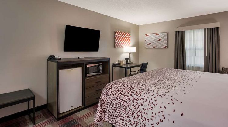 SureStay By Best Western Higginsville Room