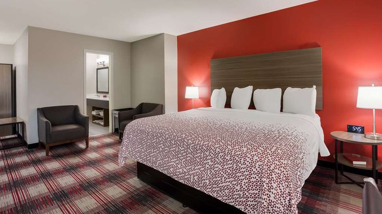 <b>SureStay By Best Western Higginsville Room</b>. Images powered by <a href="https://iceportal.shijigroup.com/" title="IcePortal" target="_blank">IcePortal</a>.