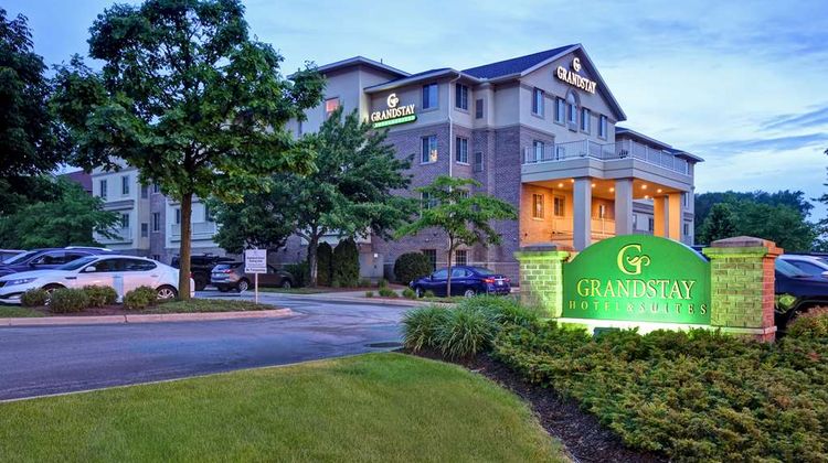 GrandStay Hotel & Suites Exterior