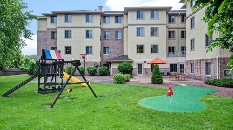 GrandStay Hotel & Suites Exterior