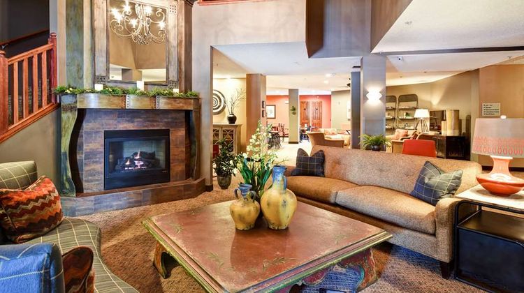 GrandStay Hotel & Suites Lobby