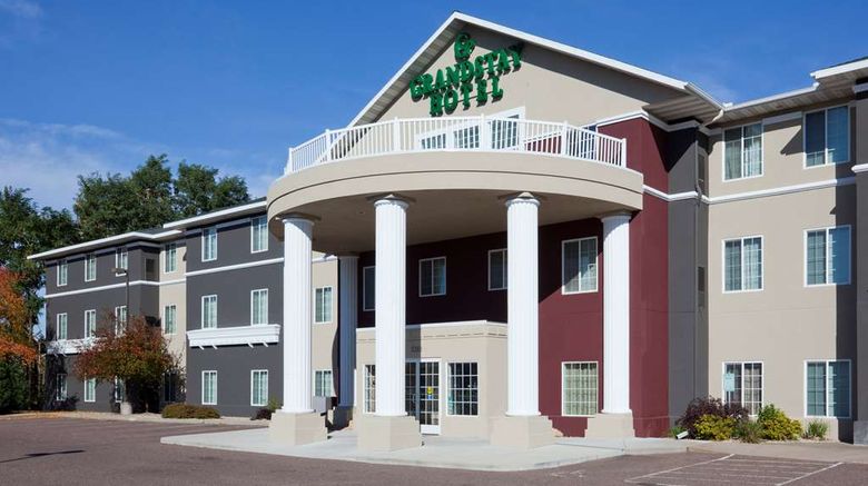 <b>GrandStay Residential Suites Exterior</b>. Images powered by <a href="https://iceportal.shijigroup.com/" title="IcePortal" target="_blank">IcePortal</a>.