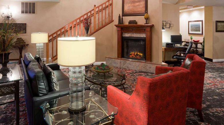 <b>GrandStay Residential Suites Lobby</b>. Images powered by <a href="https://iceportal.shijigroup.com/" title="IcePortal" target="_blank">IcePortal</a>.