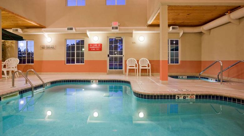 <b>GrandStay Residential Suites Pool</b>. Images powered by <a href="https://iceportal.shijigroup.com/" title="IcePortal" target="_blank">IcePortal</a>.