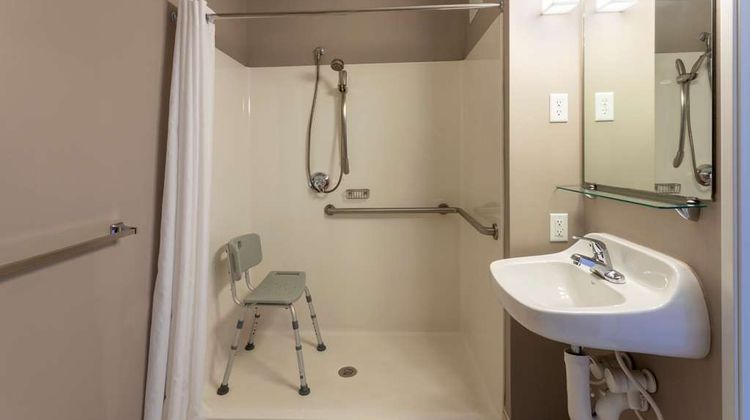 GrandStay Hotel & Suites Ames Room
