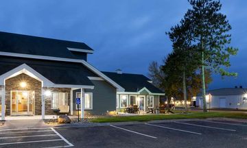 GrandStay Inn & Suites Cambridge