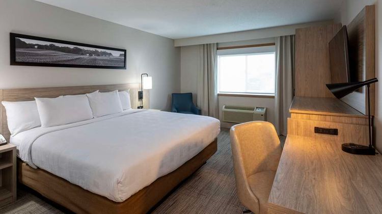 GrandStay Inn & Suites Cambridge Suite