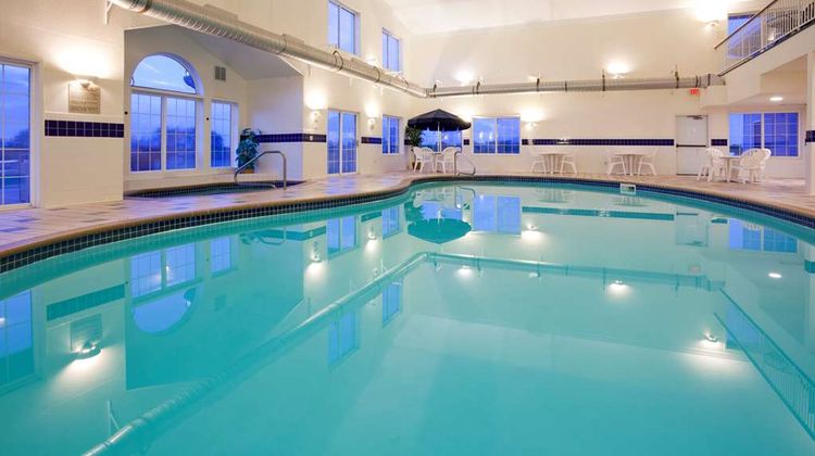 GrandStay Hotel & Suites Montevideo Pool