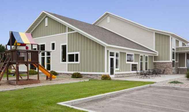 GrandStay Hotel & Suites Pipestone Exterior
