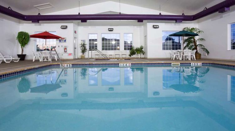 Grandstay Becker-Big Lake Pool