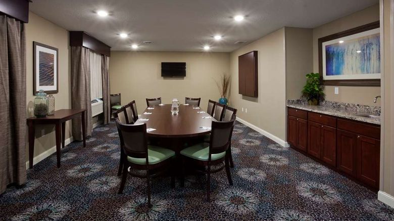 <b>GrandStay Hotel & Suites Glenwood Meeting</b>. Images powered by <a href="https://iceportal.shijigroup.com/" title="IcePortal" target="_blank">IcePortal</a>.