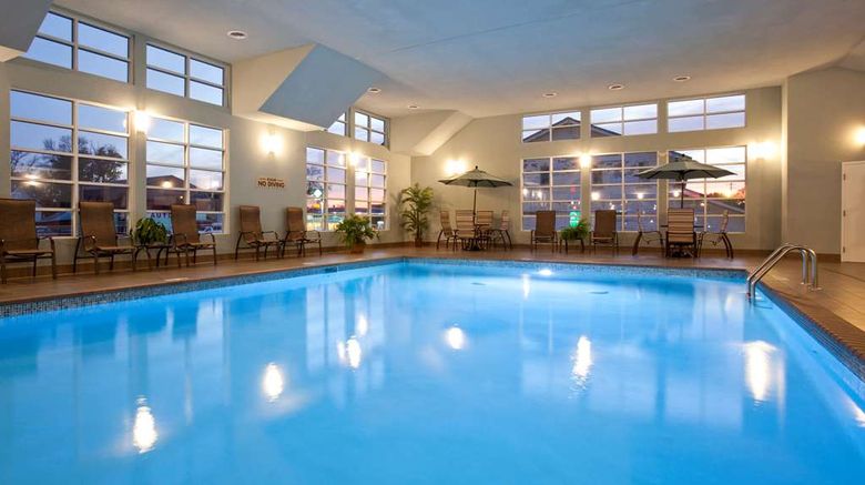 <b>GrandStay Hotel & Suites Glenwood Pool</b>. Images powered by <a href="https://iceportal.shijigroup.com/" title="IcePortal" target="_blank">IcePortal</a>.