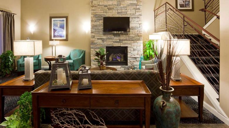 <b>GrandStay Hotel & Suites Glenwood Lobby</b>. Images powered by <a href="https://iceportal.shijigroup.com/" title="IcePortal" target="_blank">IcePortal</a>.